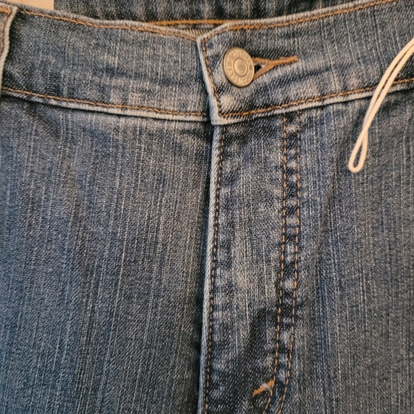 Levi Straus Perfectly Slimming Boot Cut 512 Size 16 Medium NWT - Picture 3 of 6